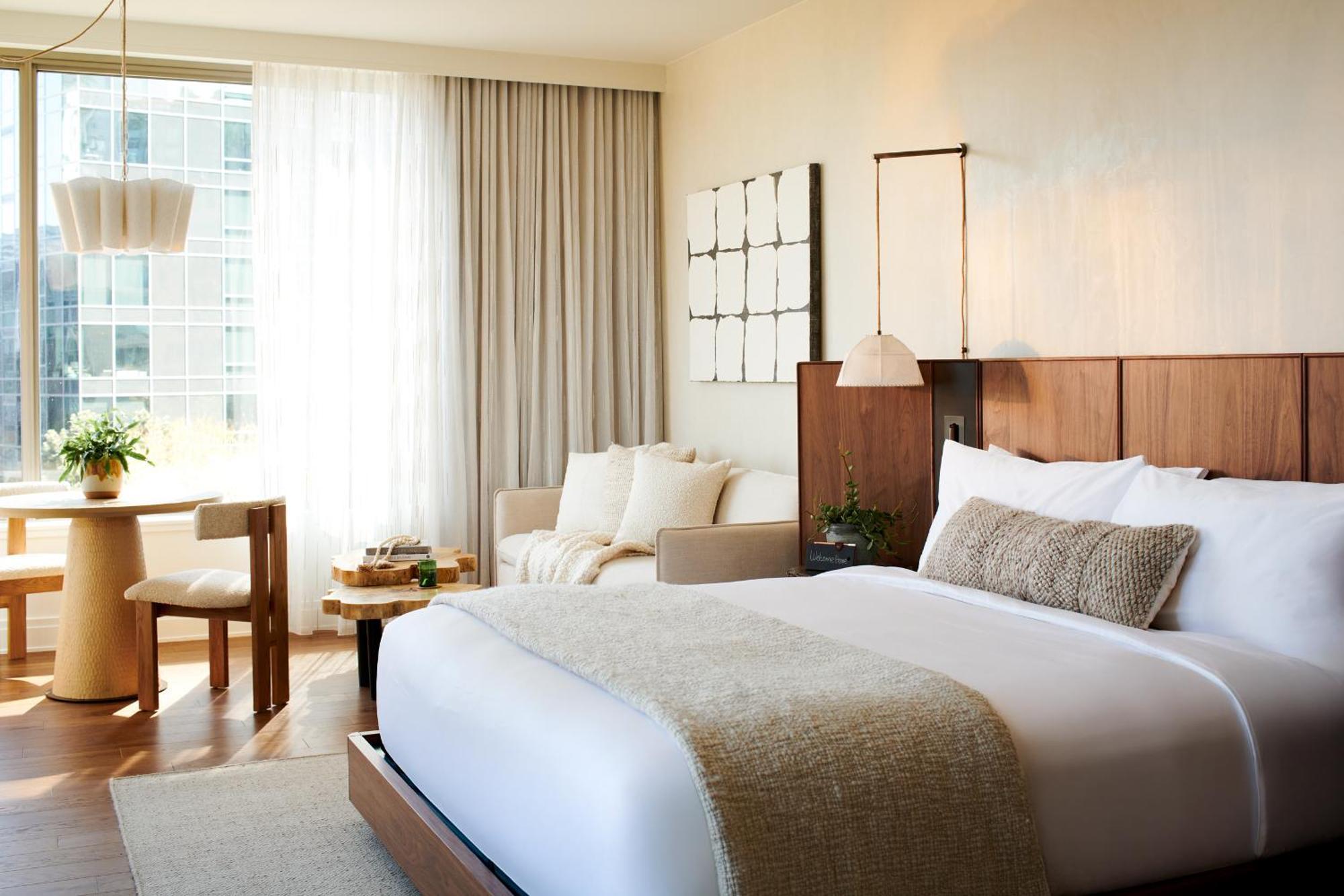 1 Hotel 5*